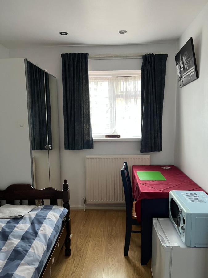 Comfortable Single Bedroom With Free On Site Parking Kingston upon Thames  Exteriér fotografie