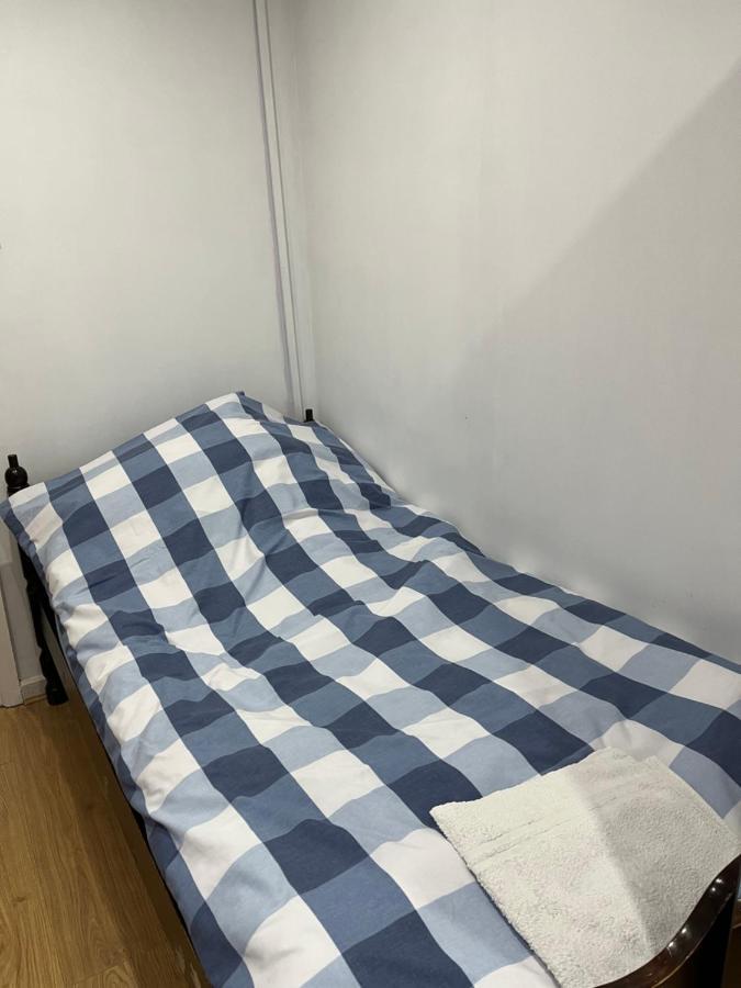 Comfortable Single Bedroom With Free On Site Parking Kingston upon Thames  Exteriér fotografie